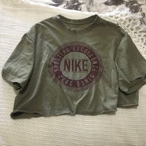 Nike Large Tee - Cropped